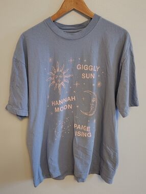 giggly squad hannah sun paige moon sz L